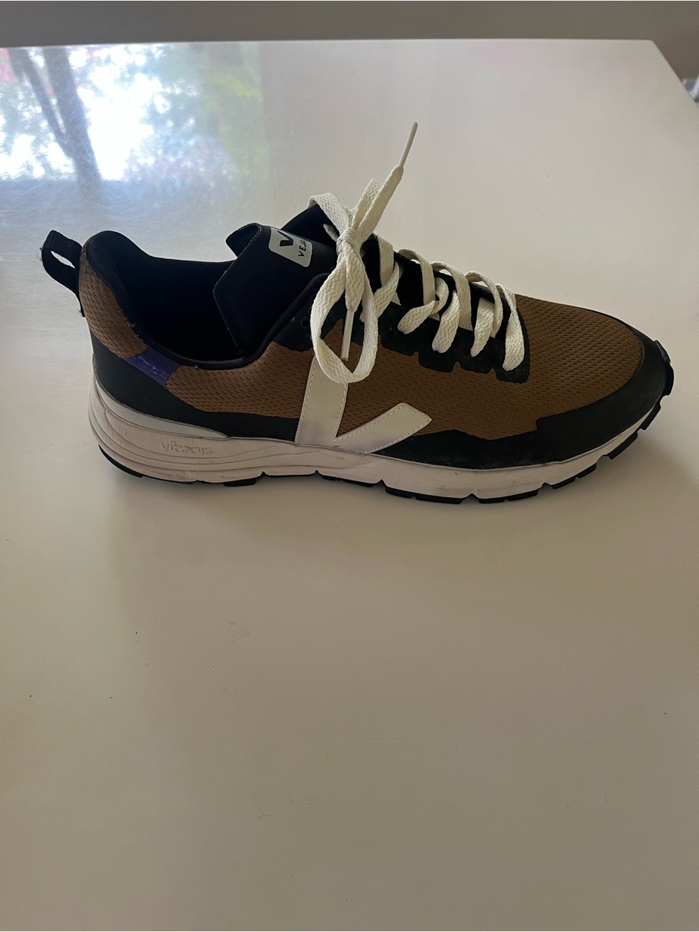 Veja Men’s Dekkan Vibram Sneaker